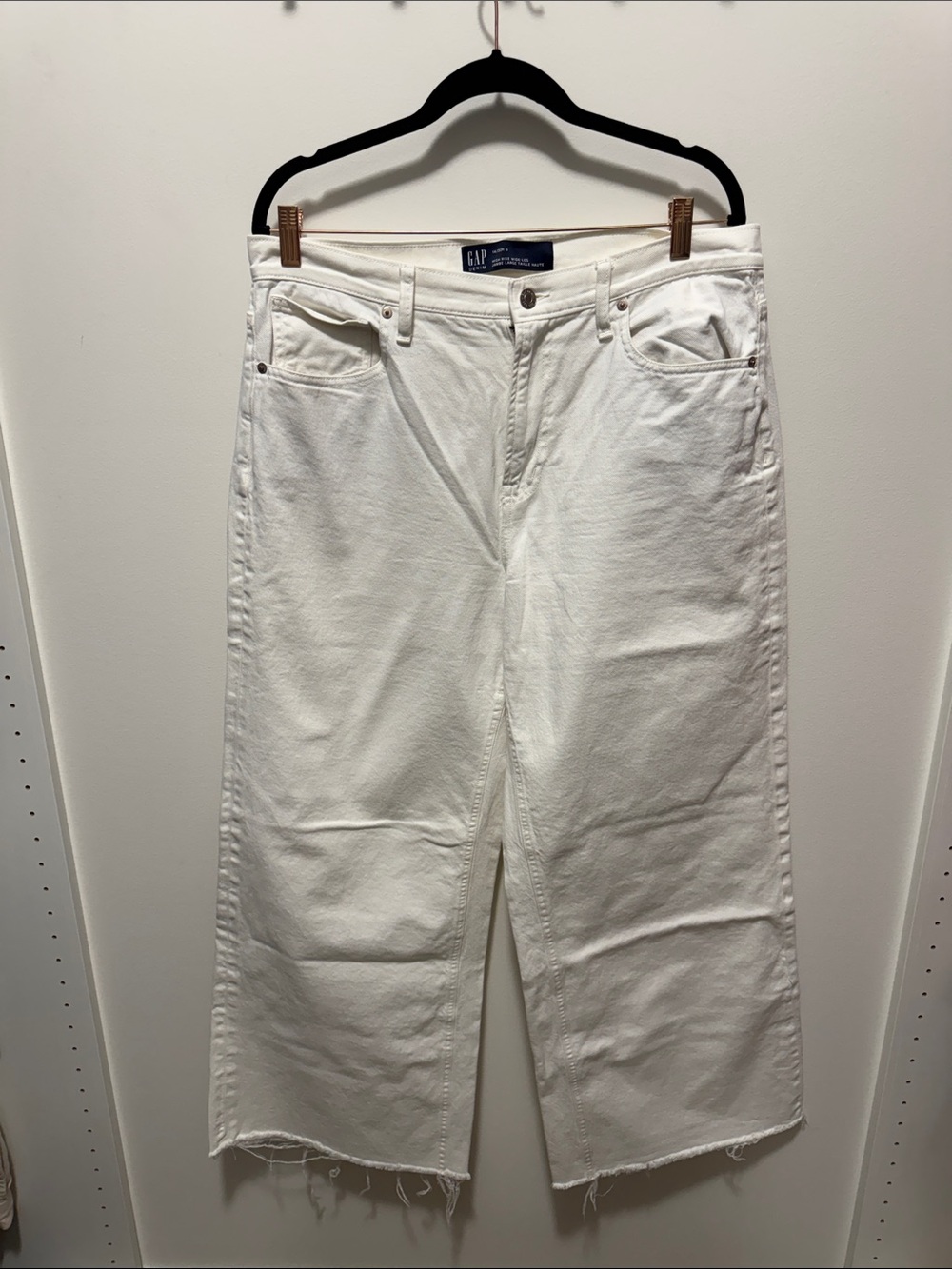 GAP White Cropped Wide-Leg Jeans with Raw Hem